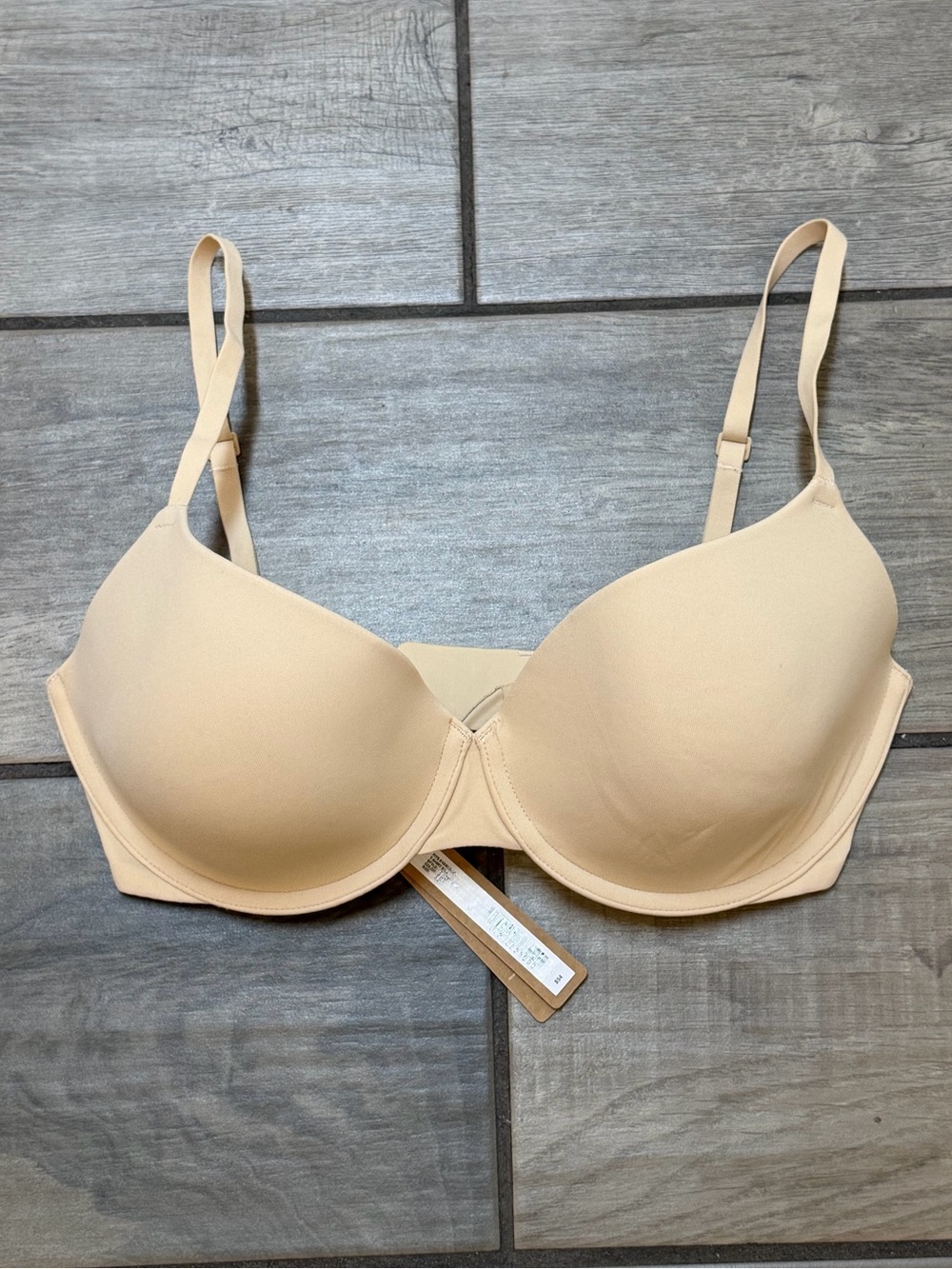 SKIMS Fits Everybody T-Shirt Bra Sand